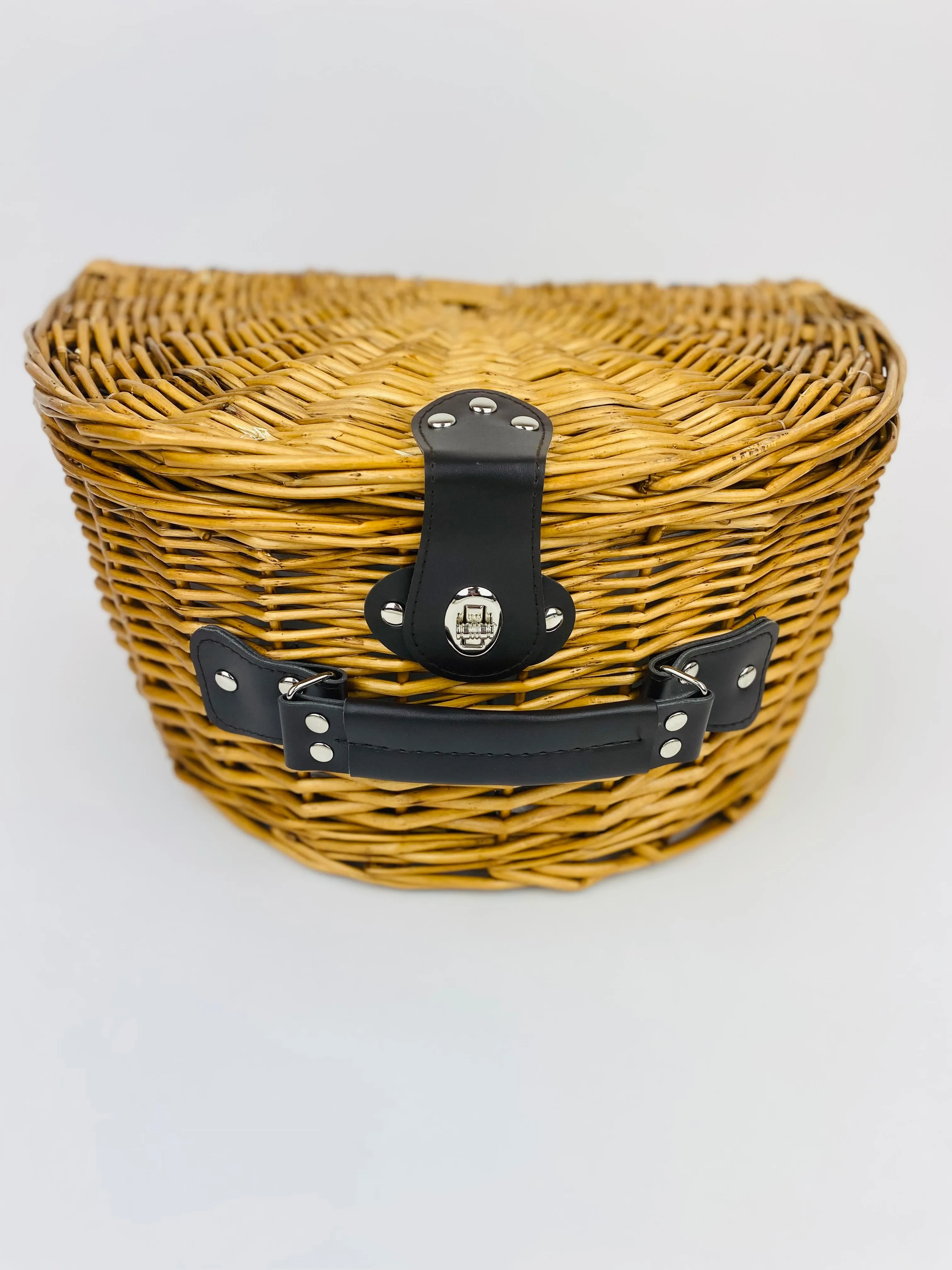 Hand-made Picnic Baskets from Spain | Resort Wear Accessories
